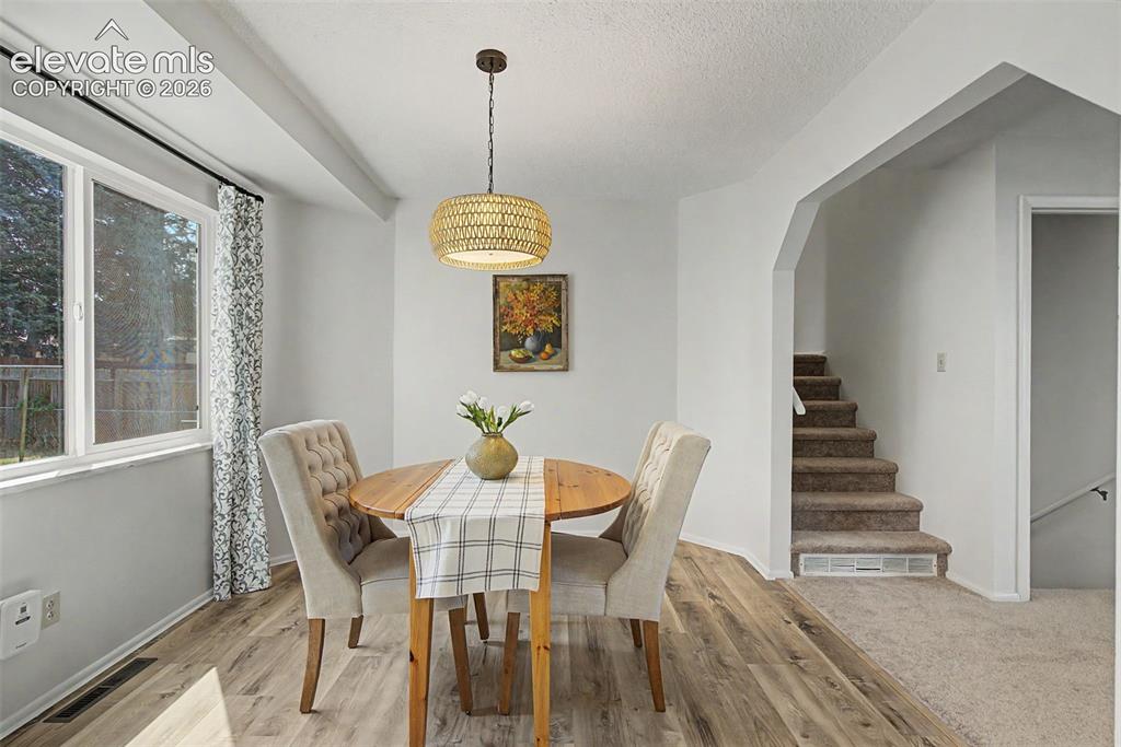 Image 16 of 37: Dining Area