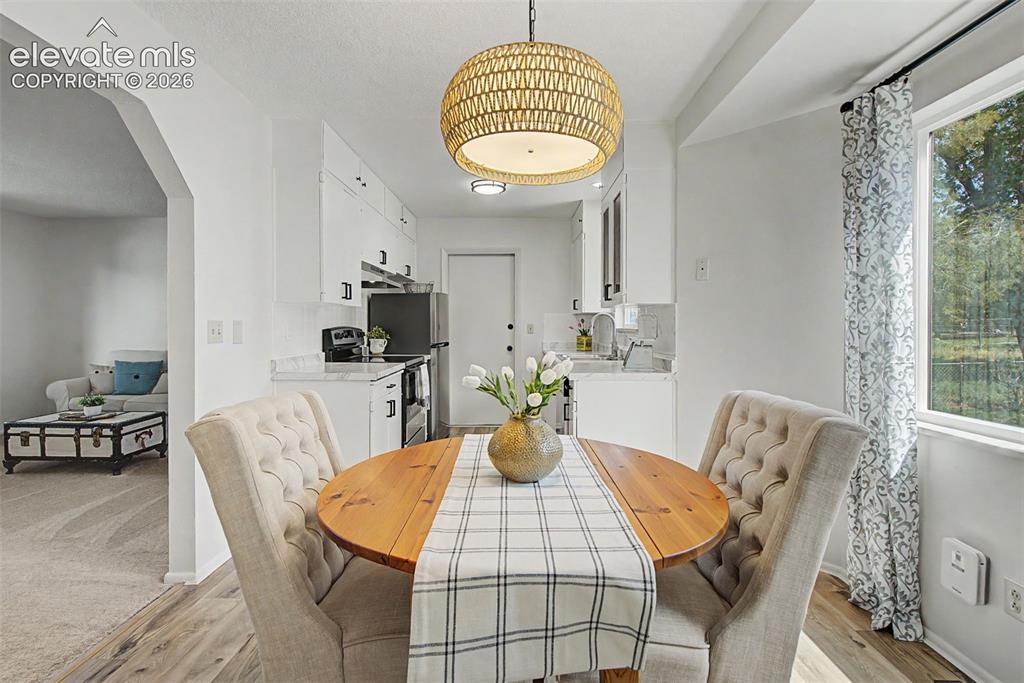 Image 8 of 37: Dining Area