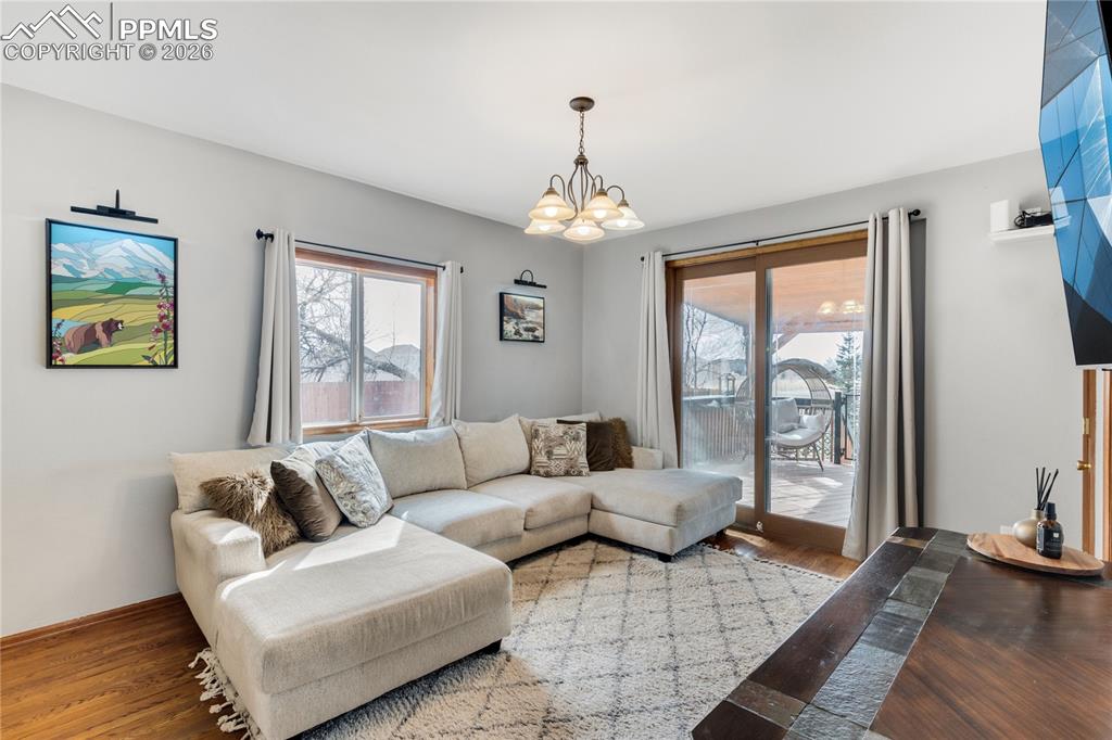 Image 18 of 46: Family Room