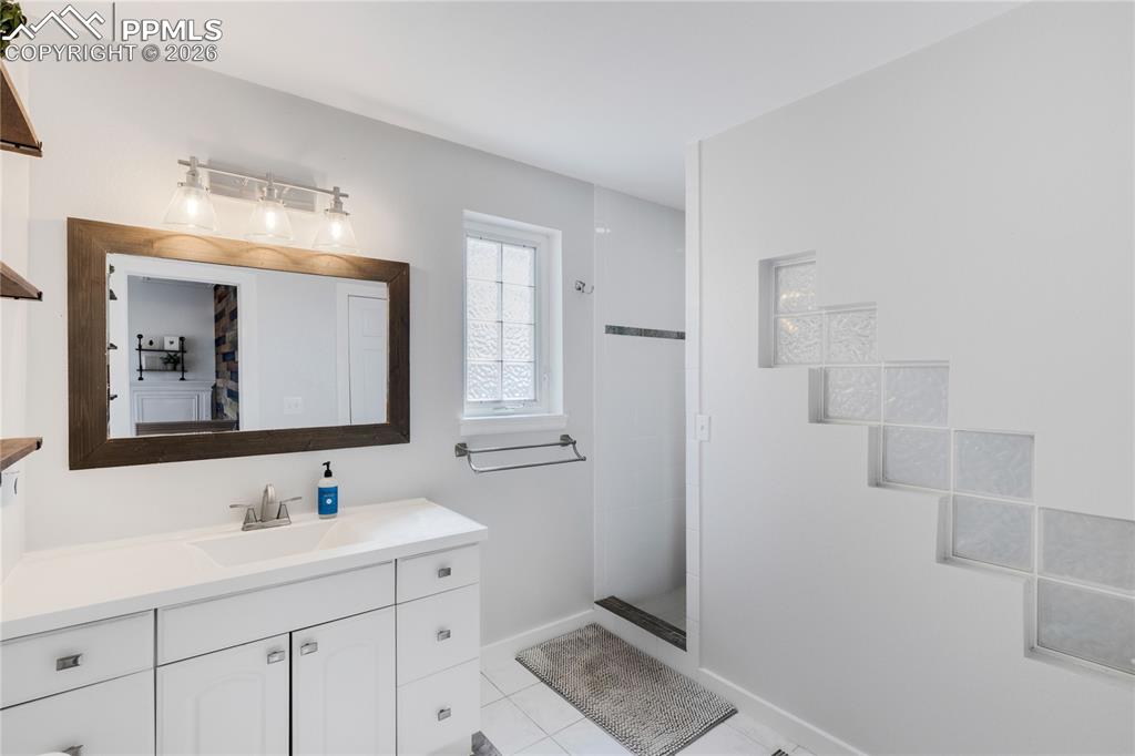 Image 31 of 46: Master Bathroom