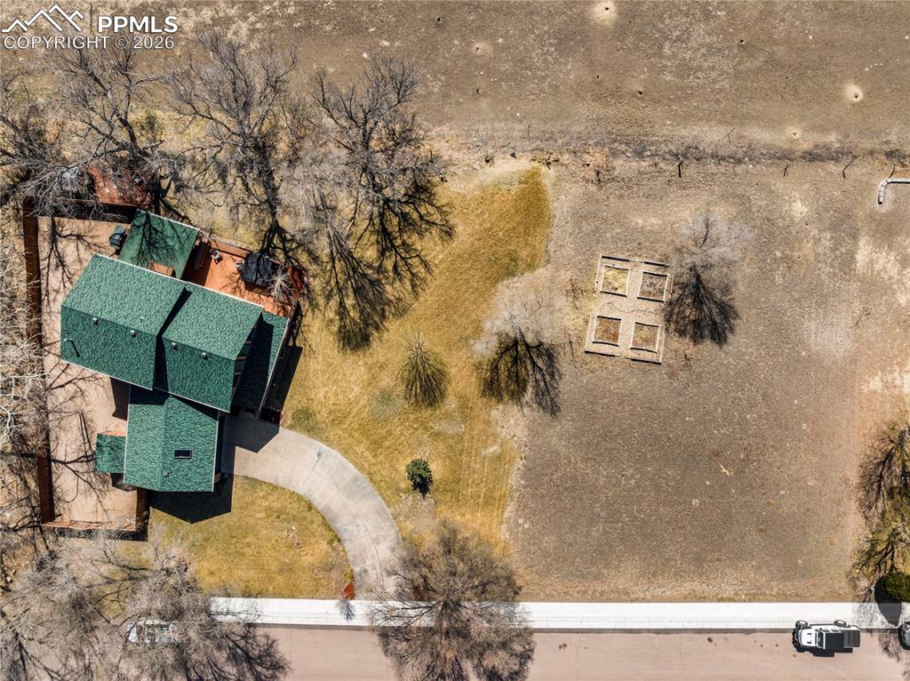 Image 41 of 46: Large double lot