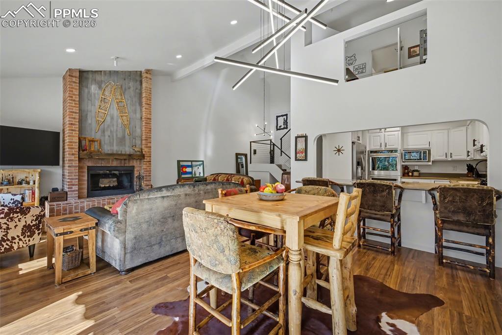 Image 13 of 36: Dining Area