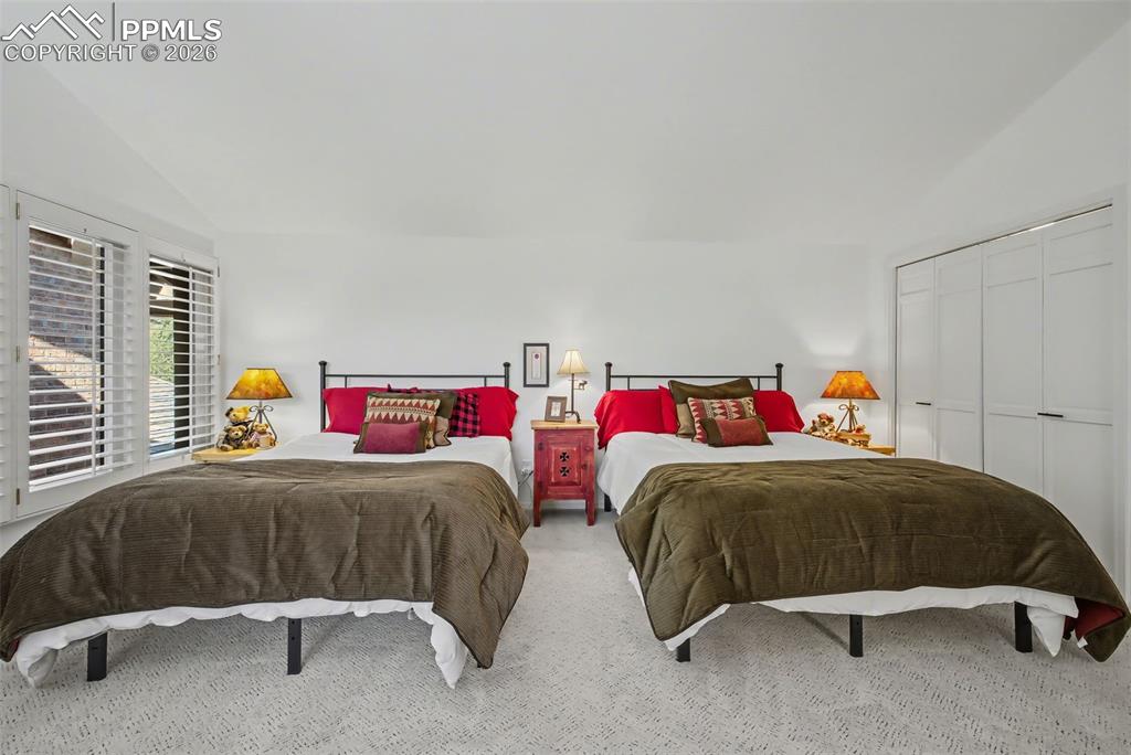 Image 25 of 36: Spacious upper level loft suite