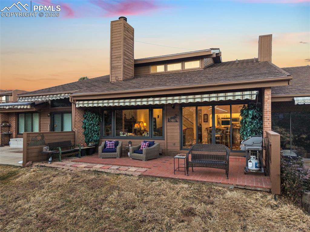 Image 32 of 36: Back of Structure