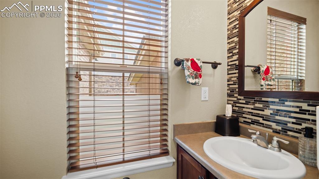 Image 10 of 45: Bathroom