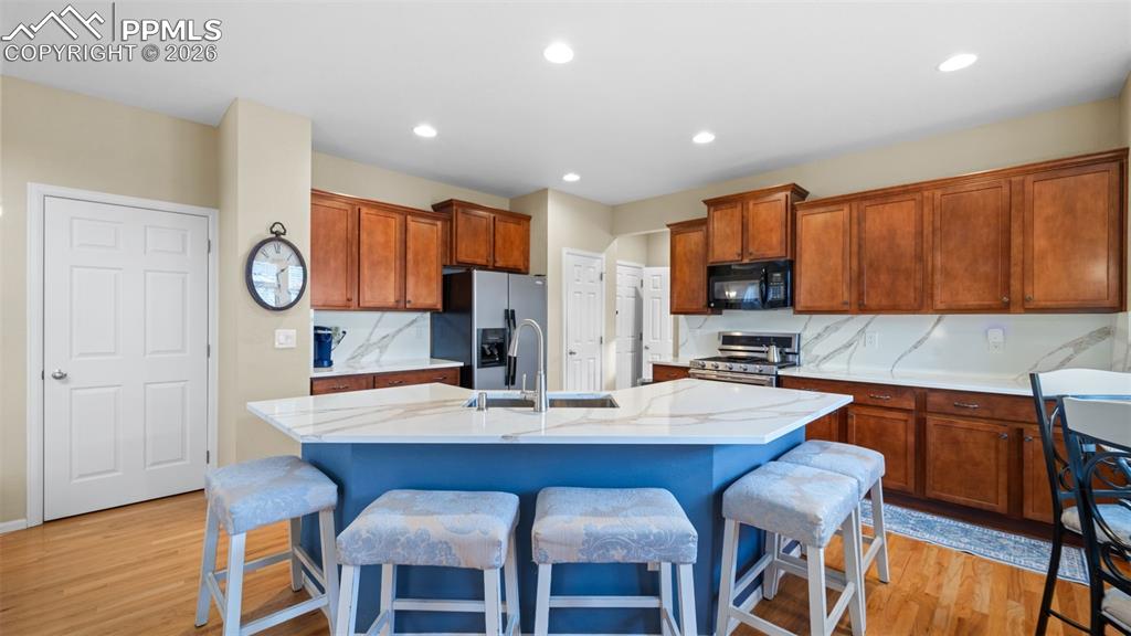 Image 13 of 45: Kitchen