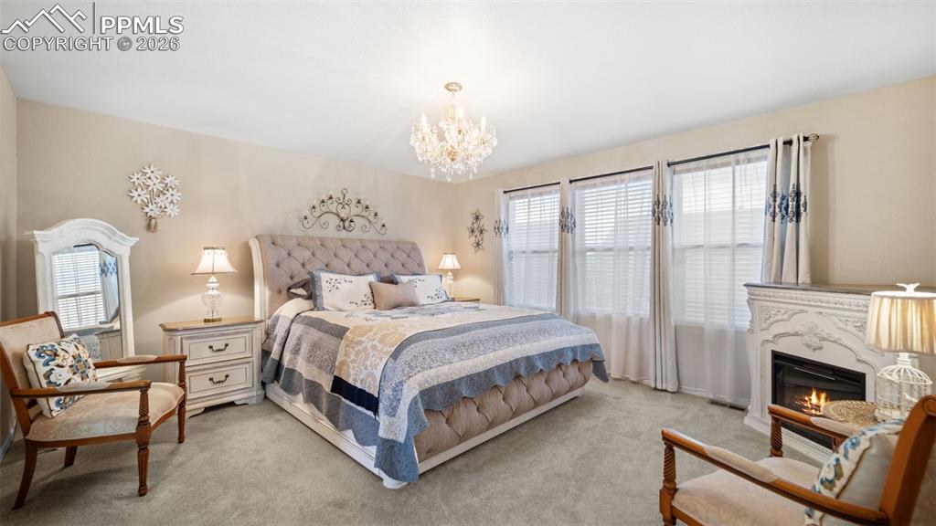 Image 22 of 45: Bedroom