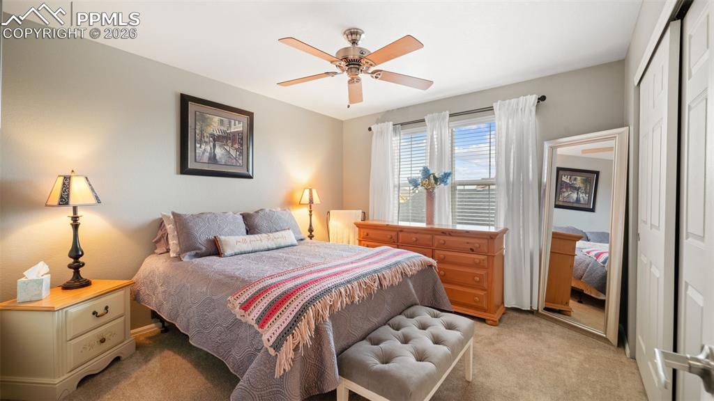 Image 29 of 45: Bedroom