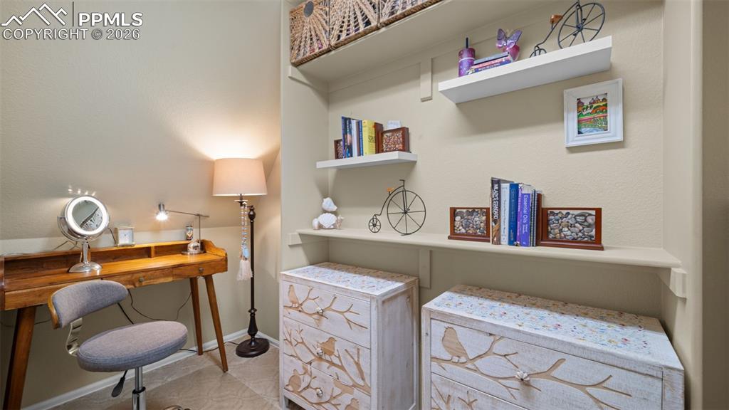 Image 30 of 45: Office