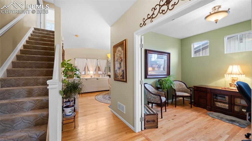 Image 5 of 45: Entry