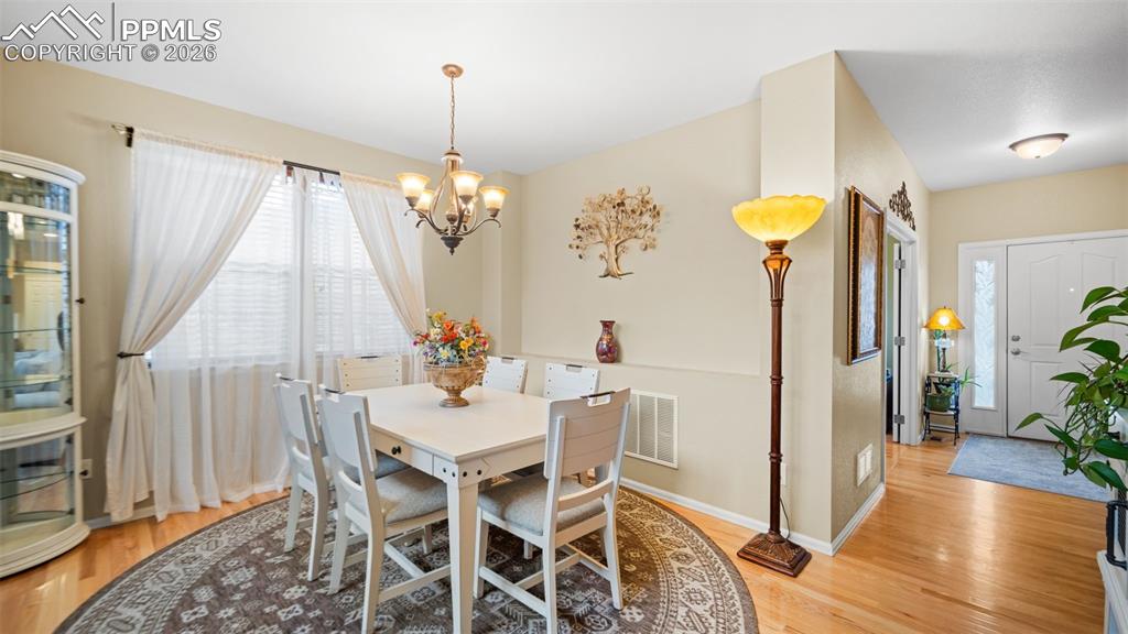 Image 7 of 45: Dining Area