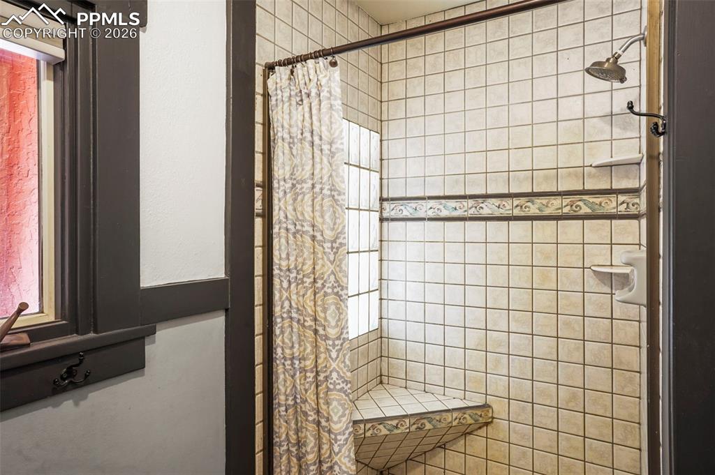 Image 35 of 47: Main level 3/4 bath shower