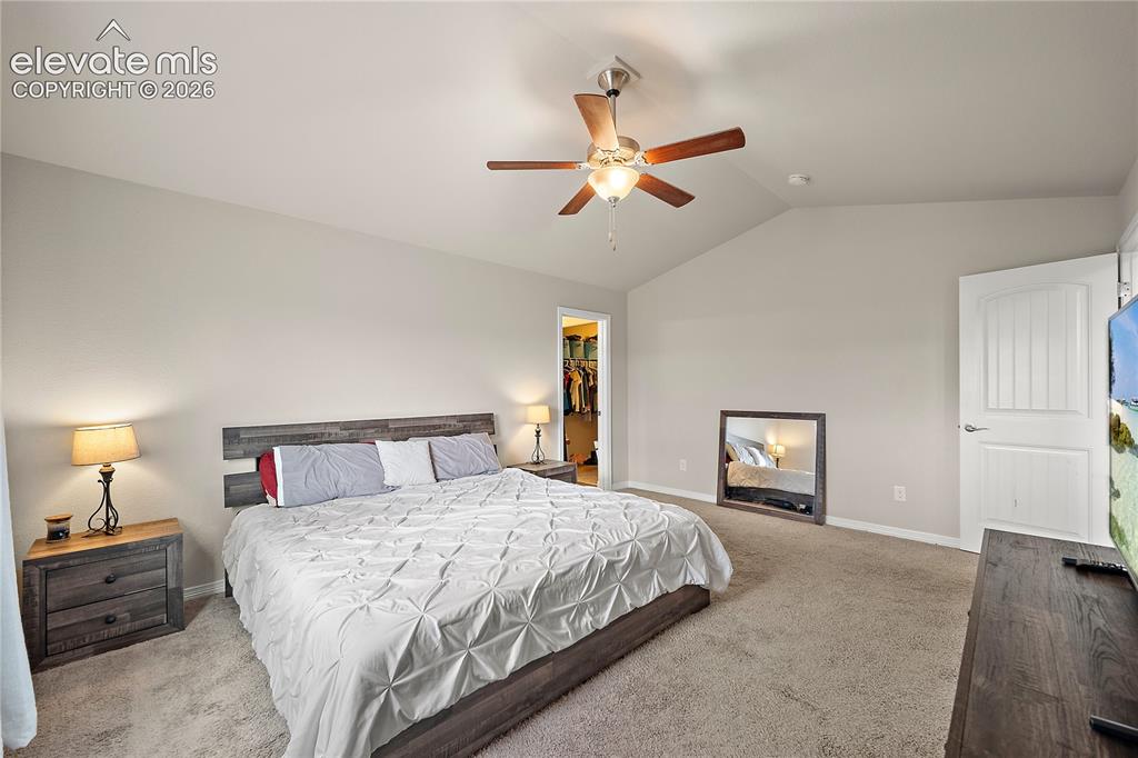 Image 14 of 42: Bedroom