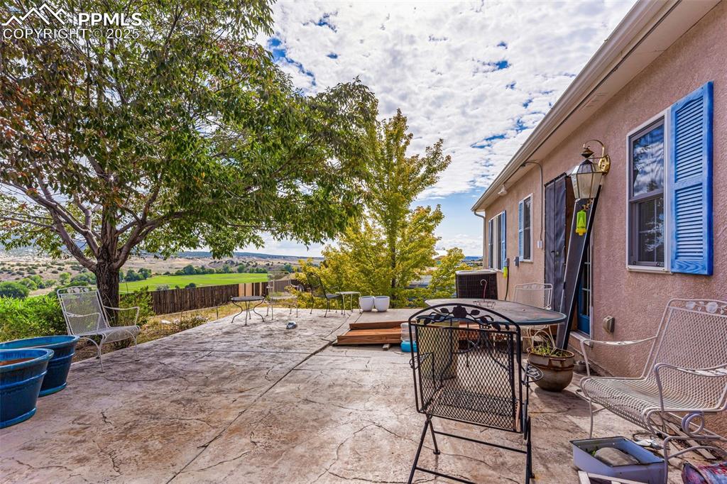 Image 35 of 43: Patio