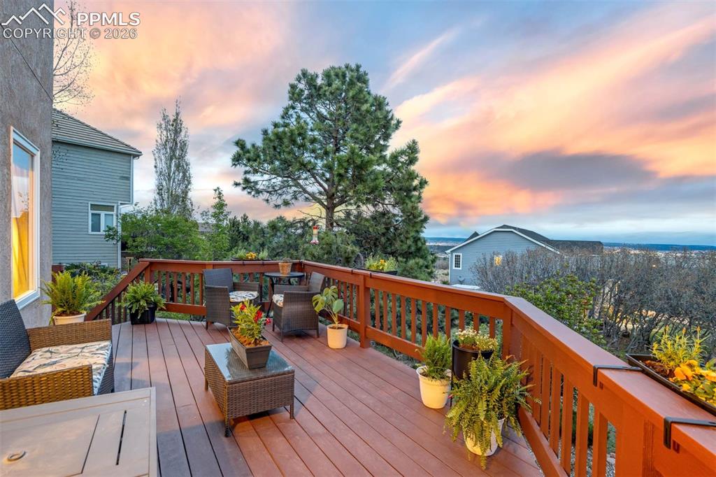 Image 17 of 45: Deck