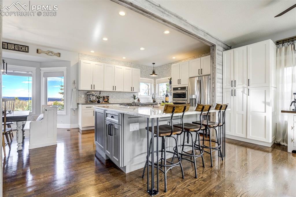 Image 6 of 45: Kitchen