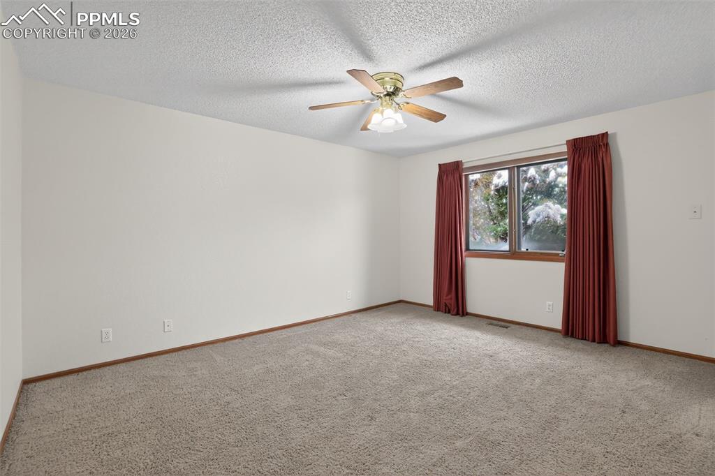 Image 19 of 30: Primary Bedroom