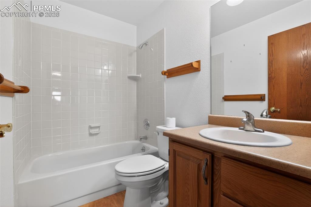 Image 27 of 30: Second Bathroom