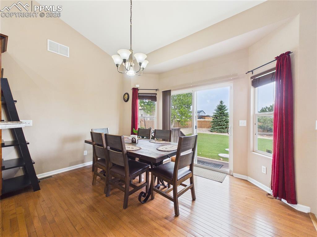 Image 10 of 48: Dining Area