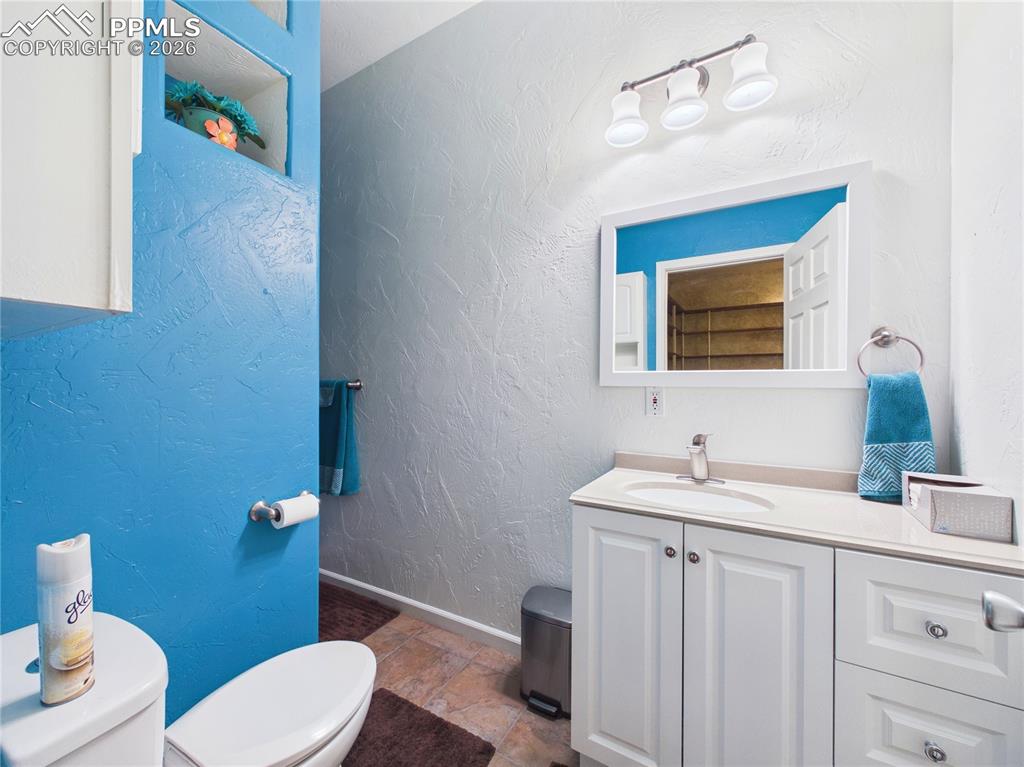 Image 31 of 48: Bathroom