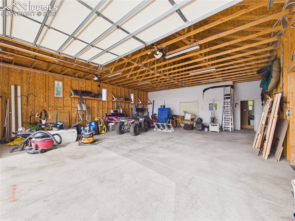 Image 32 of 48: Garage