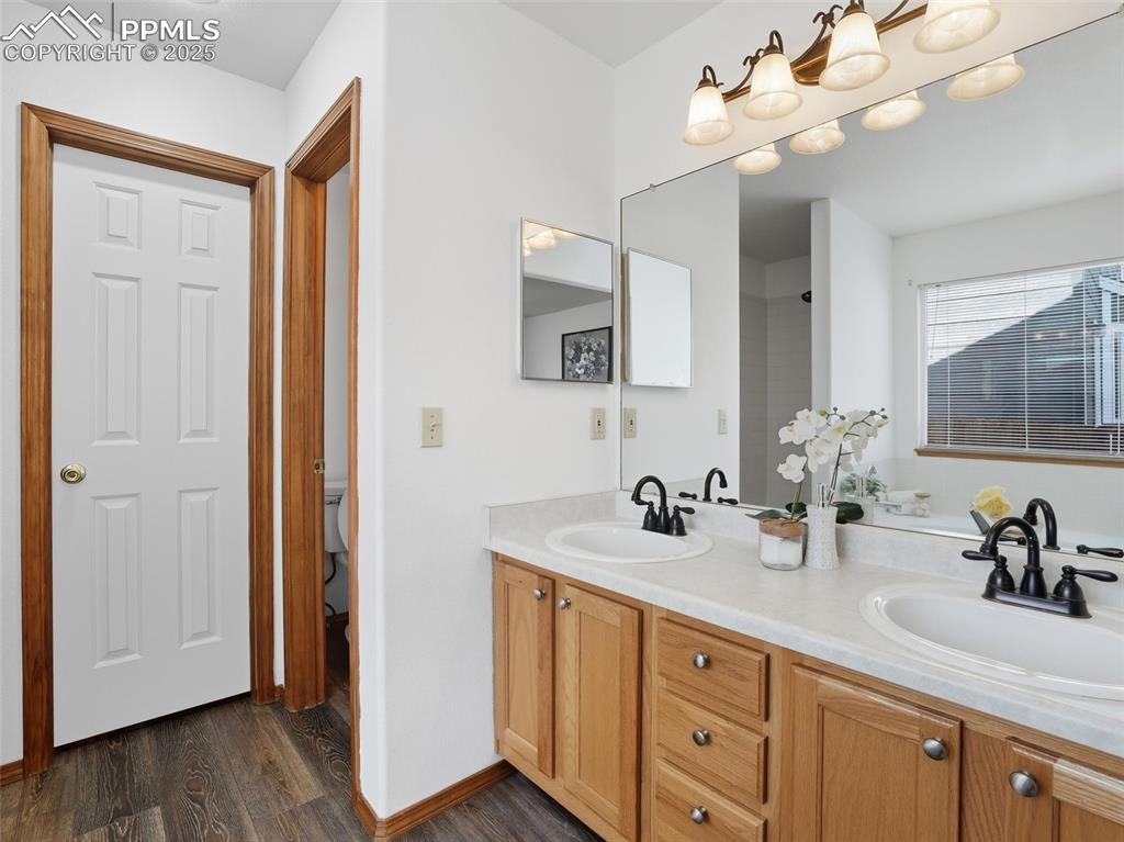 Image 13 of 41: Bathroom