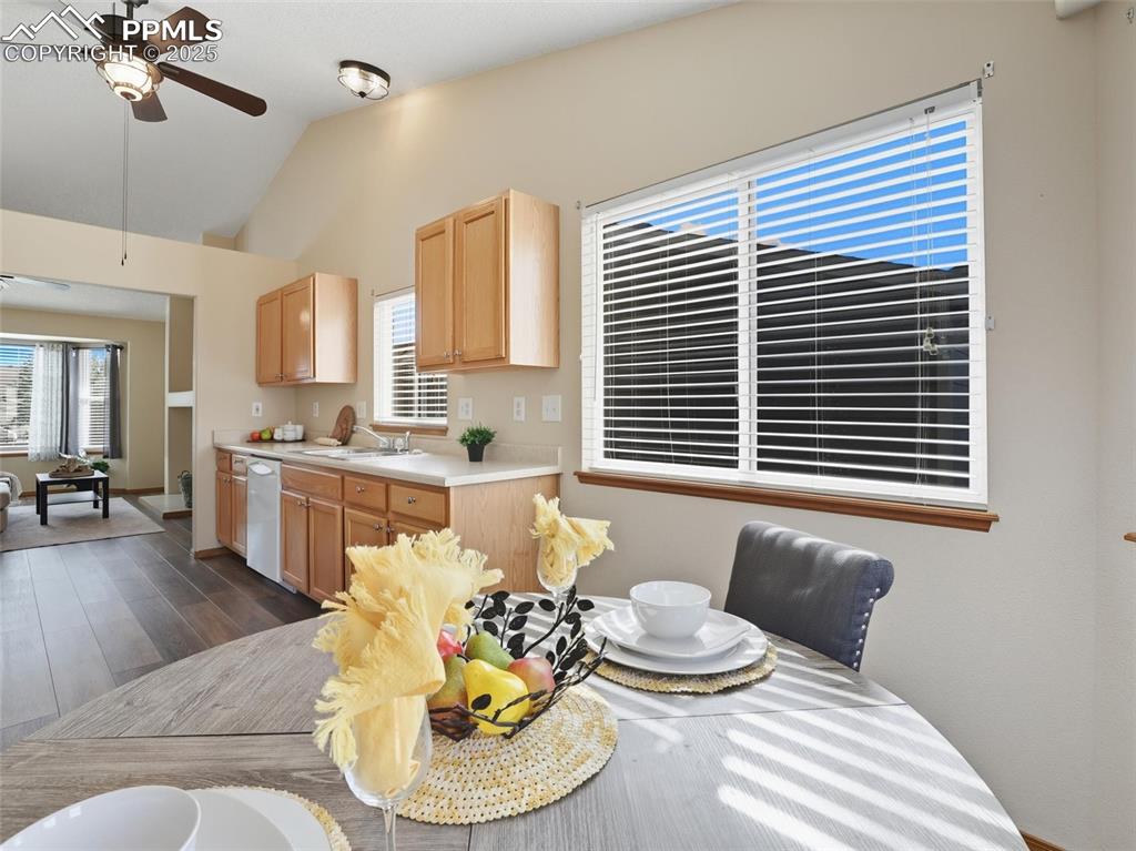 Image 9 of 41: Kitchen