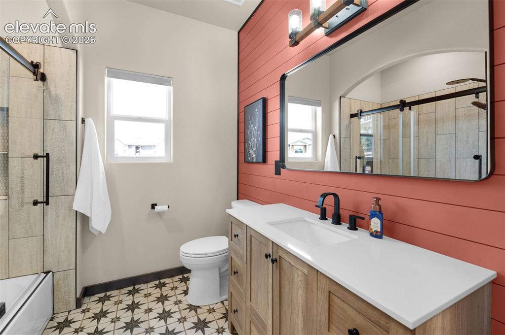Image 19 of 50: Freshly Updated Hall Bath
