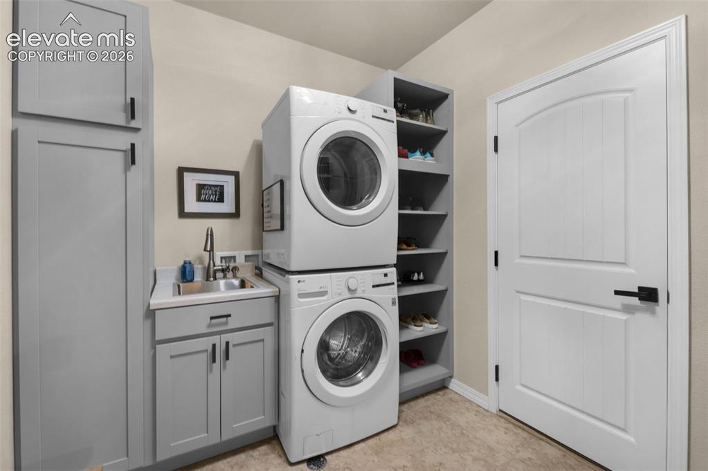 Image 21 of 50: Washer And Dryer Included