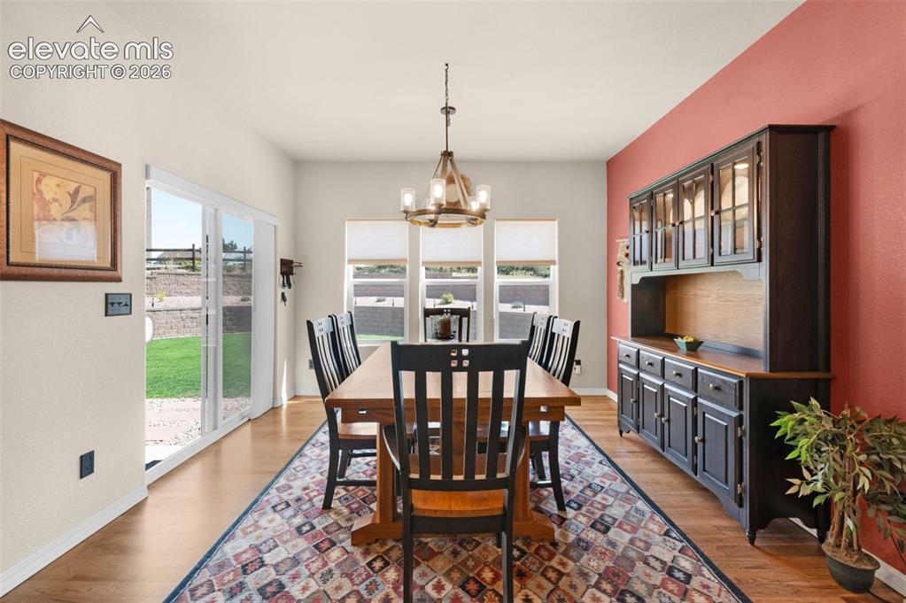Image 8 of 50: Spacious Dining Area