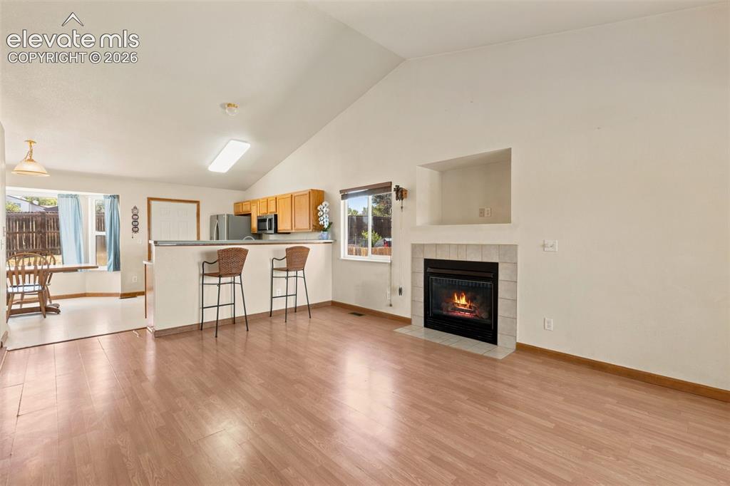Image 4 of 34: Living room
