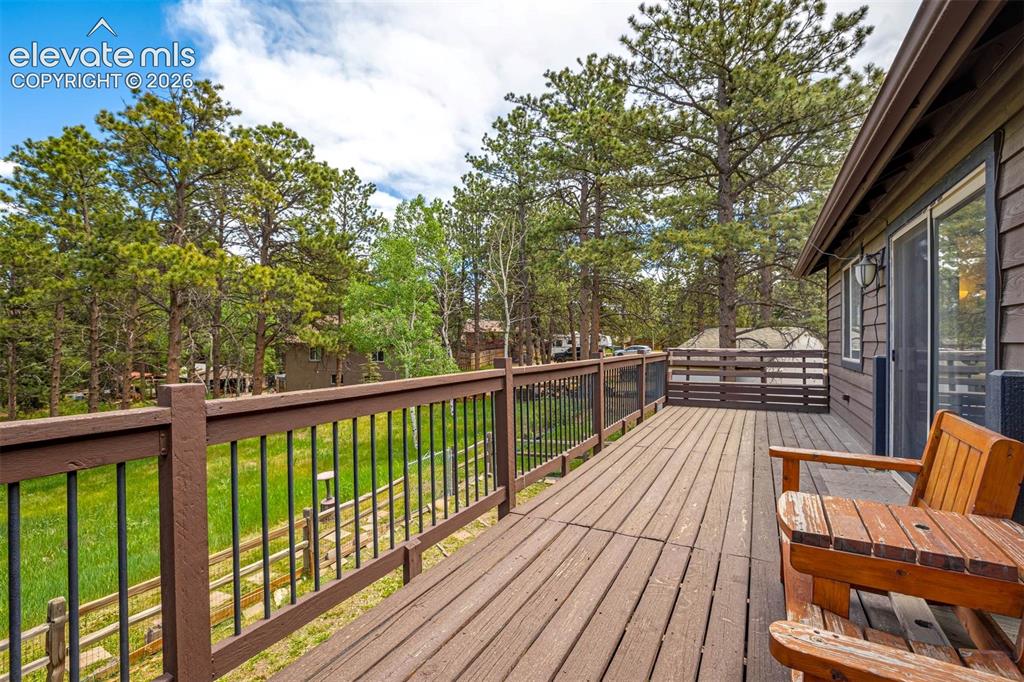Image 33 of 41: Back deck