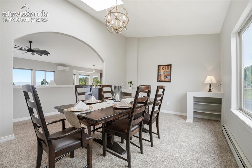 Image 14 of 50: Dining Area