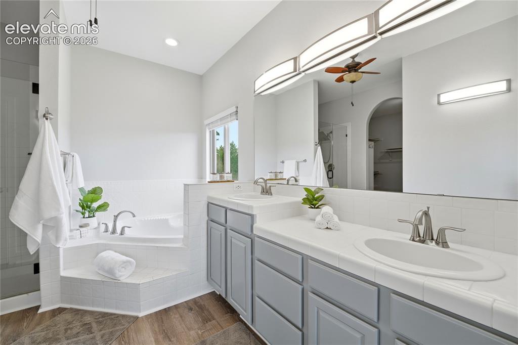 Image 18 of 50: Master Bathroom