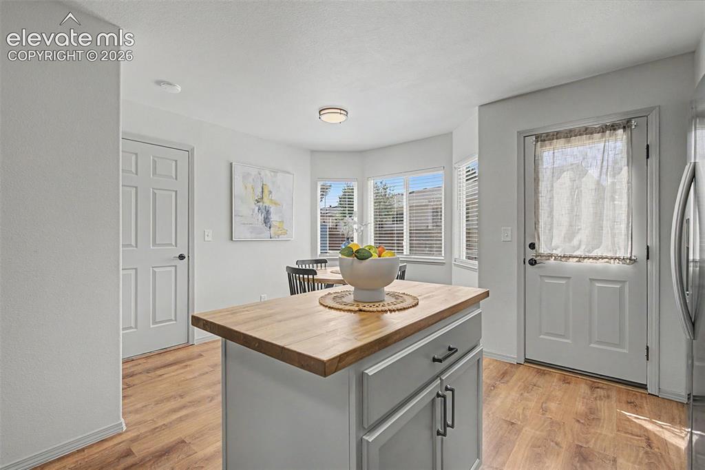 Image 17 of 48: Kitchen