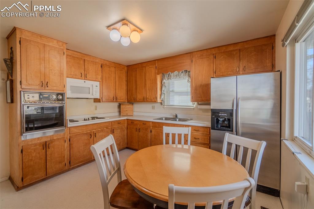 Image 12 of 34: Kitchen