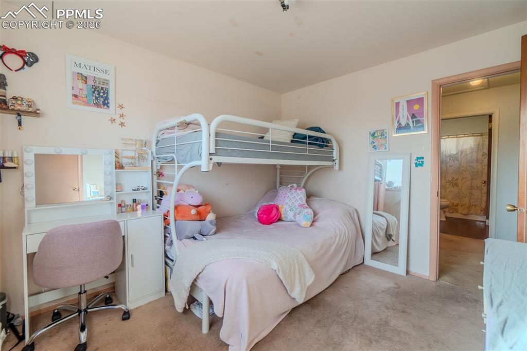 Image 20 of 34: Bedroom