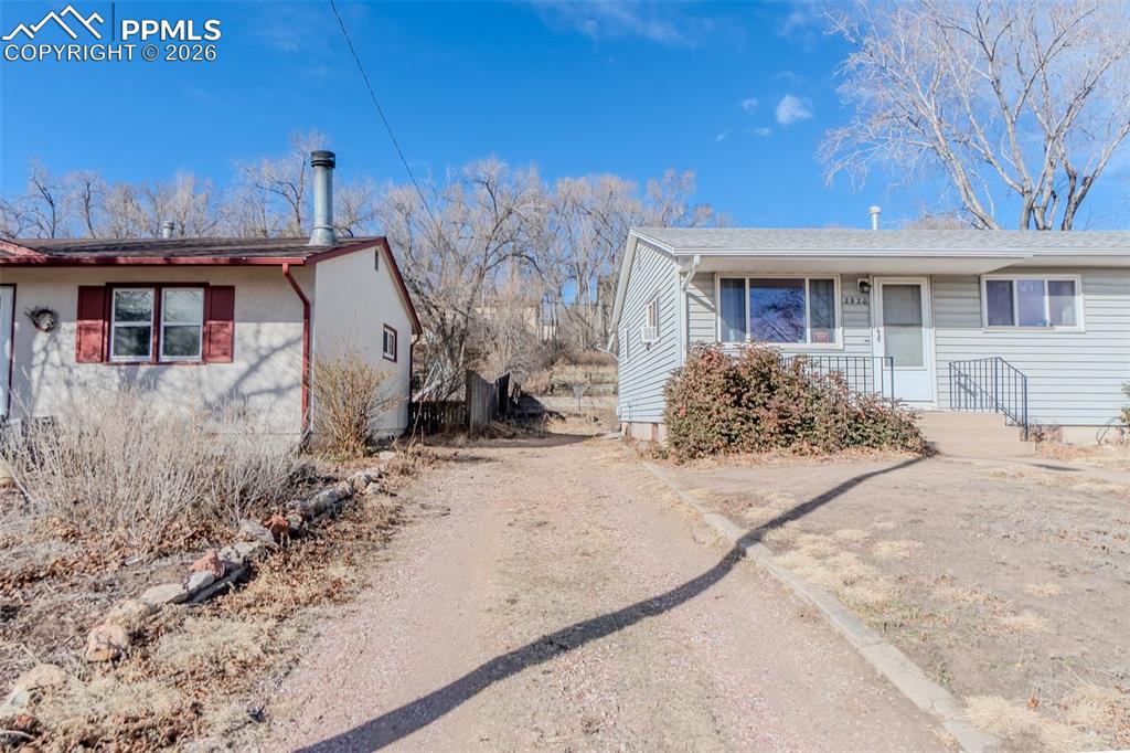 Image 6 of 34: Side of Structure