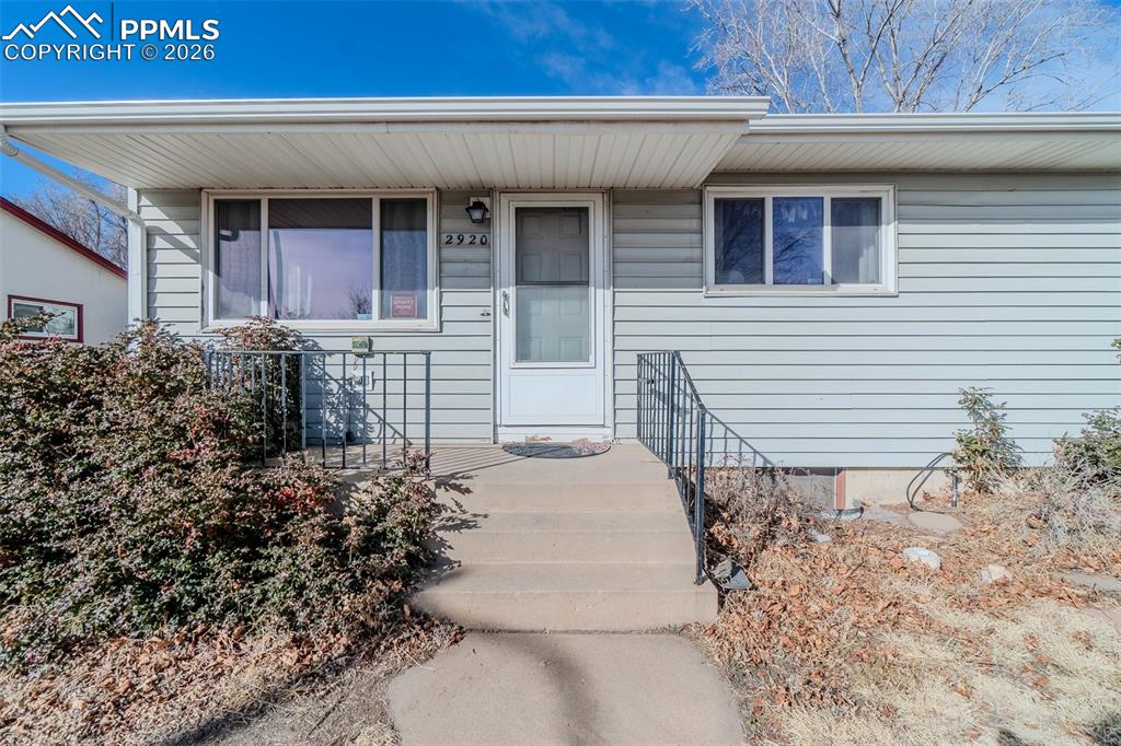 Image 8 of 34: Entry