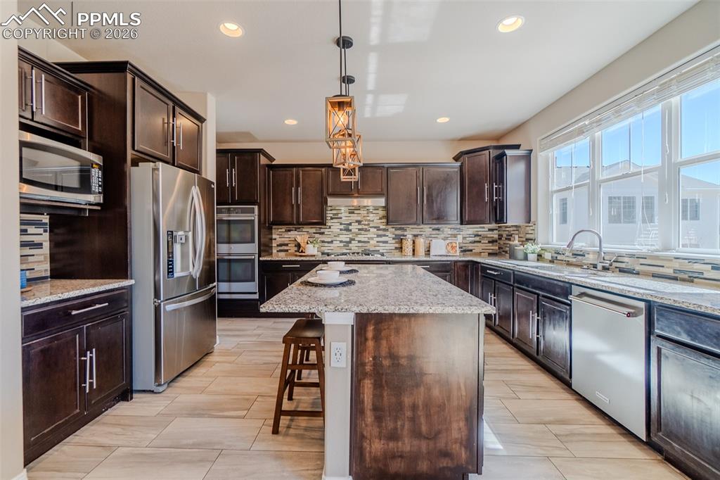 Image 11 of 50: Kitchen