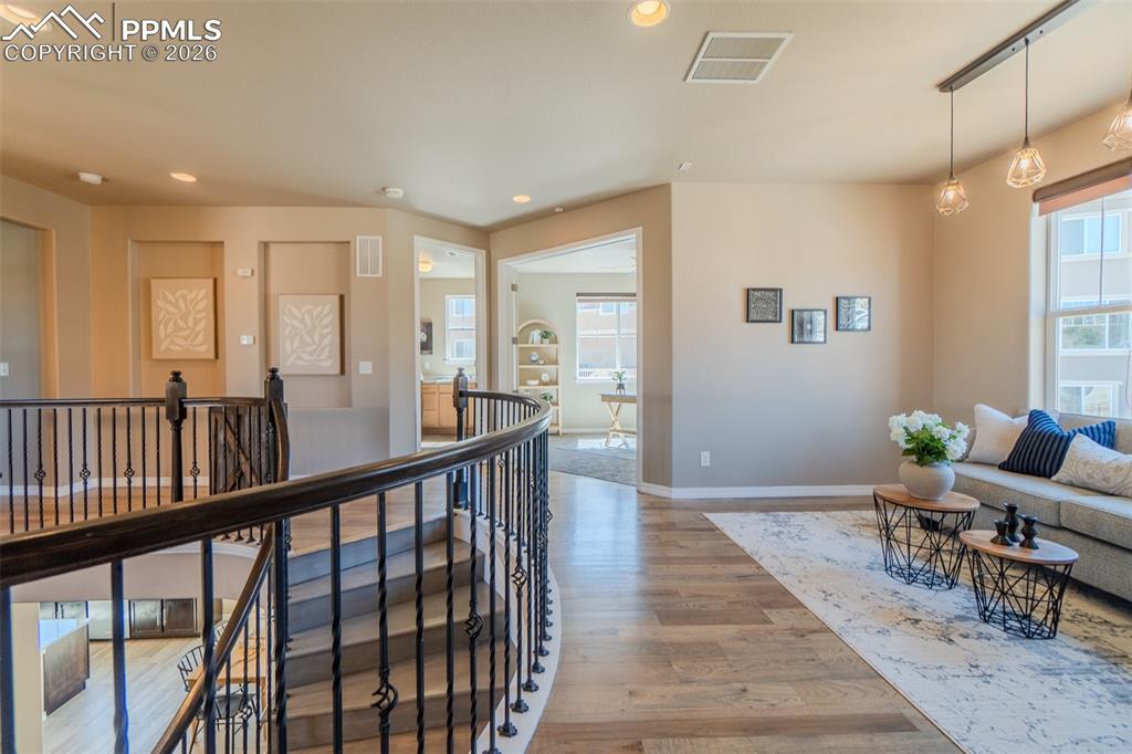 Image 20 of 50: Loft