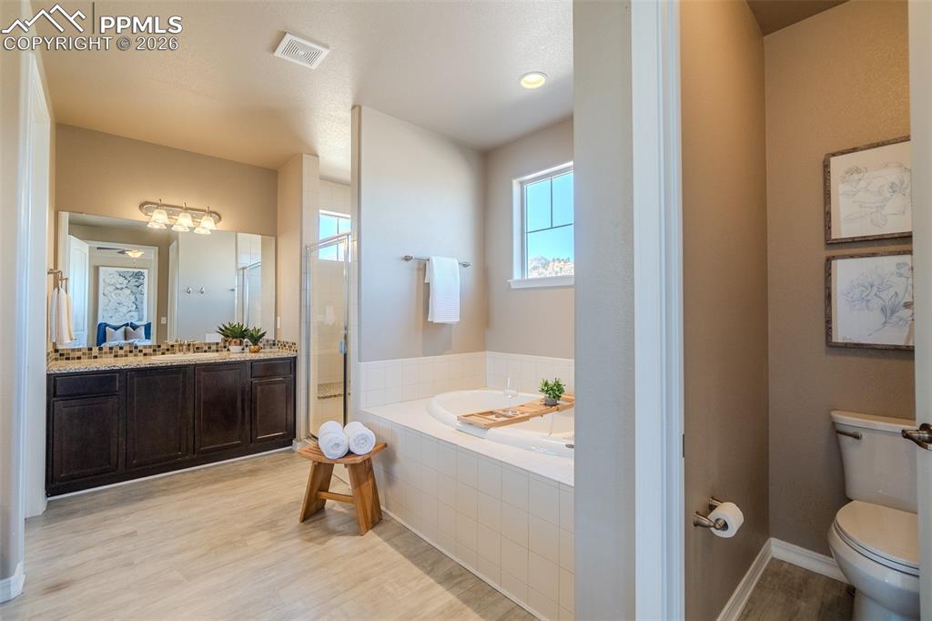 Image 25 of 50: Master Bathroom