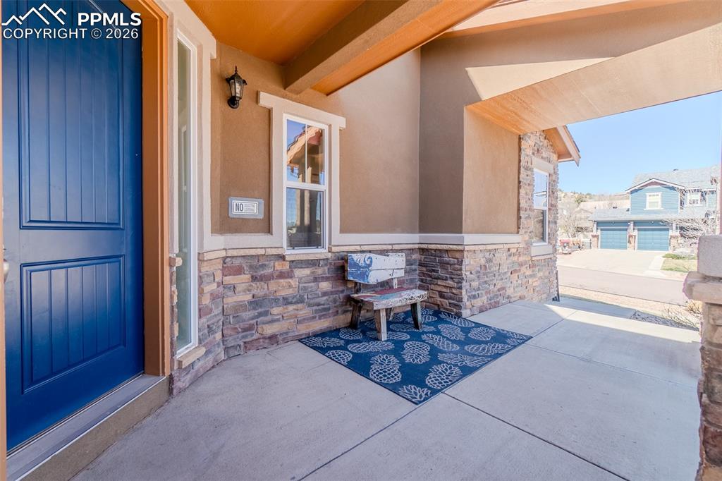 Image 3 of 50: Entry