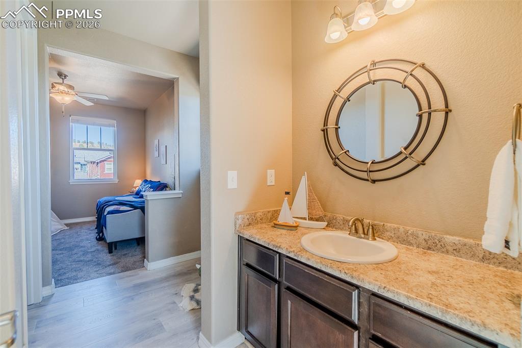 Image 35 of 50: Bathroom