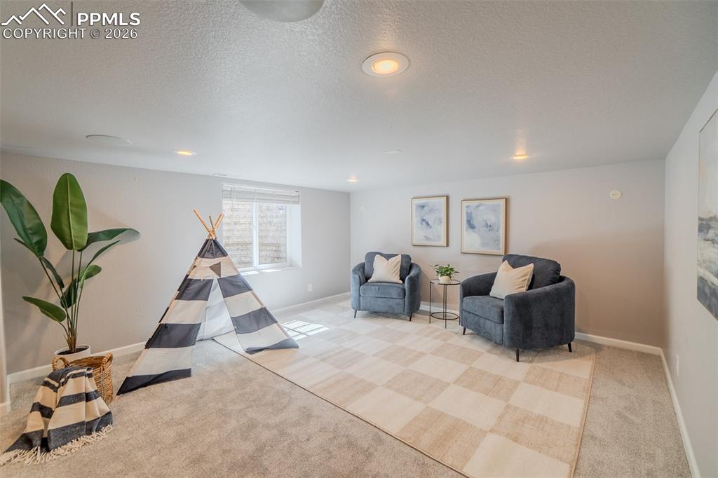 Image 39 of 50: Sitting Room