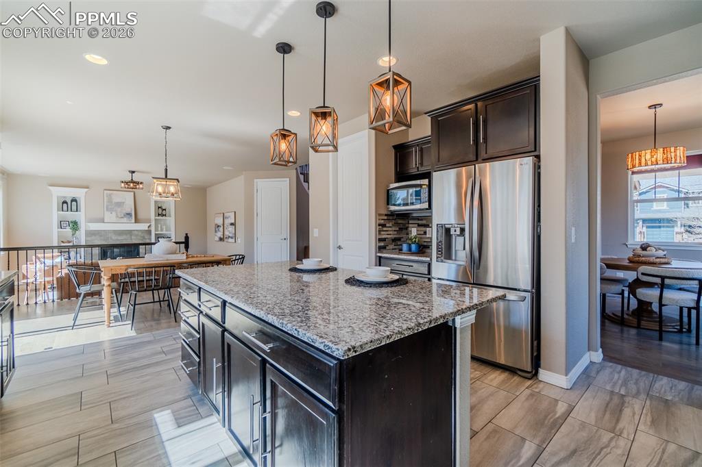 Image 9 of 50: Kitchen