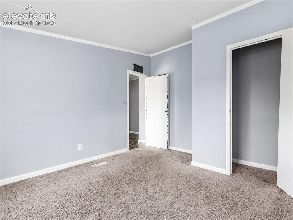 Image 15 of 23: Bedroom