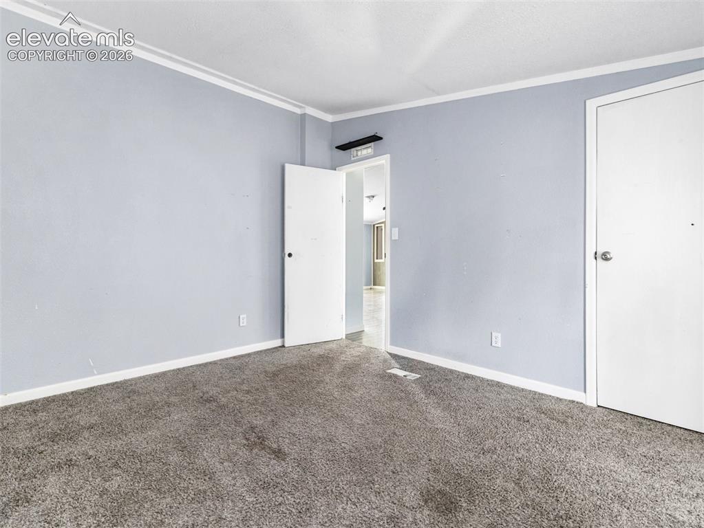Image 17 of 23: Bedroom