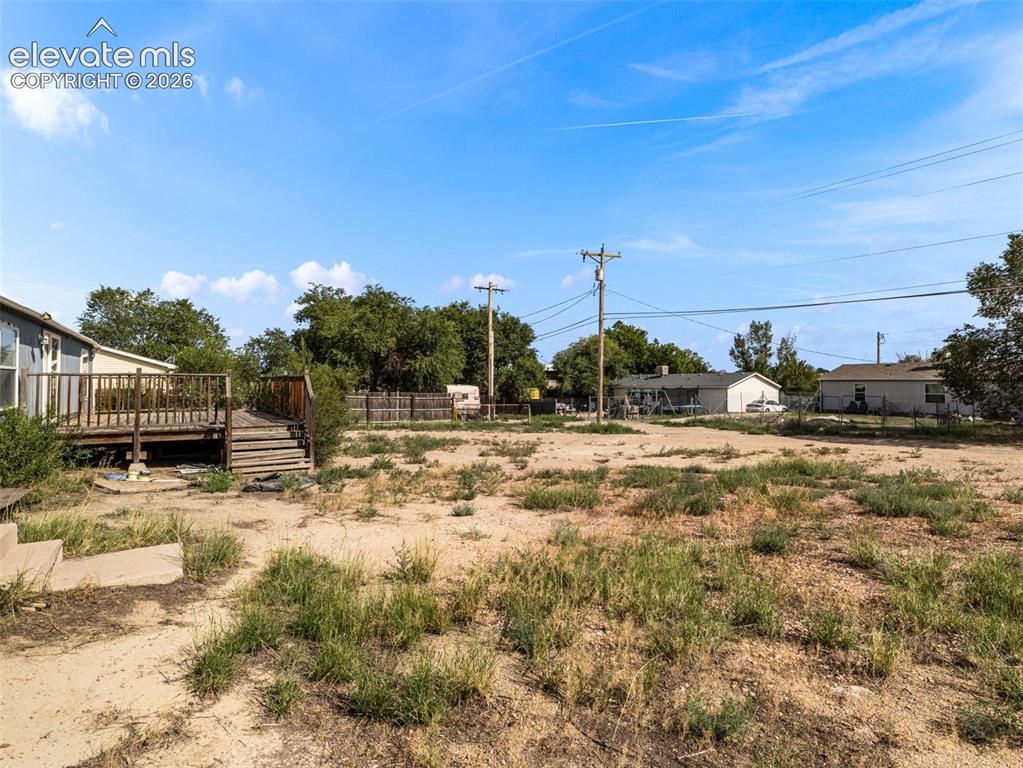 Image 6 of 23: Yard