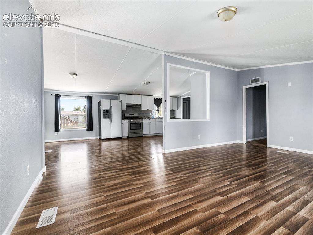 Image 9 of 23: Living Room